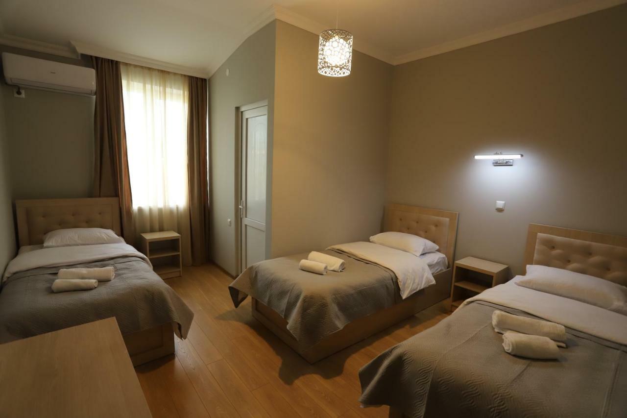 Hotel Hollywood Кутаїсі Екстер'єр фото