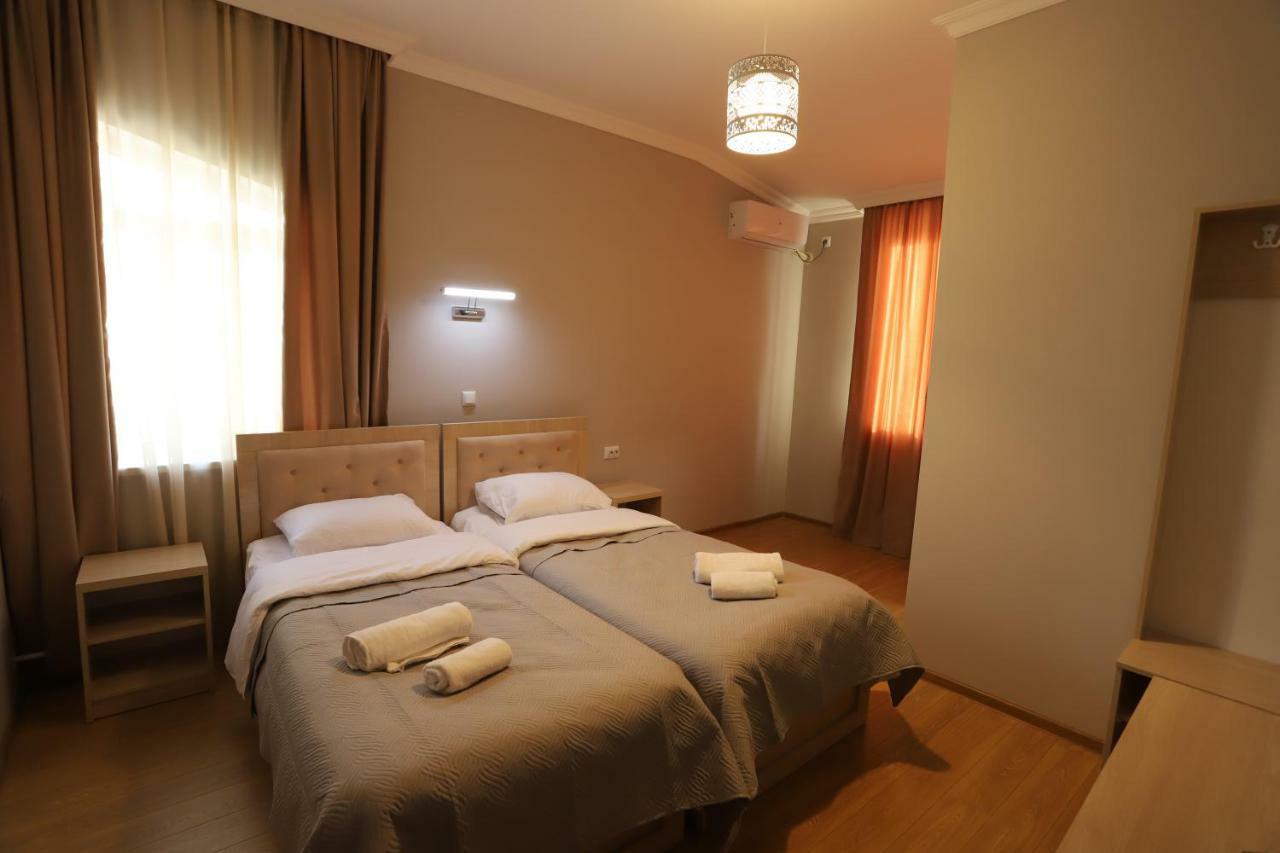 Hotel Hollywood Кутаїсі Екстер'єр фото