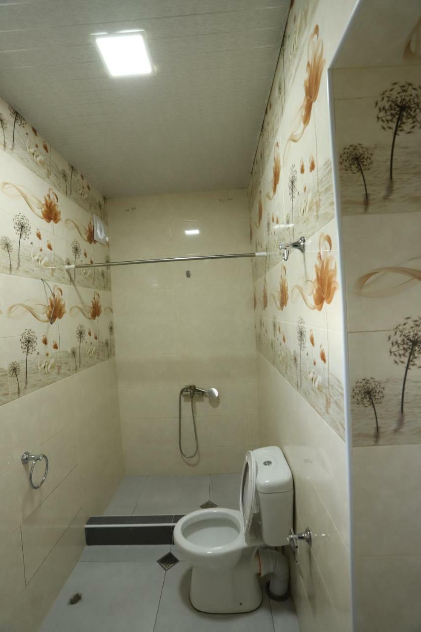 Hotel Hollywood Кутаїсі Екстер'єр фото