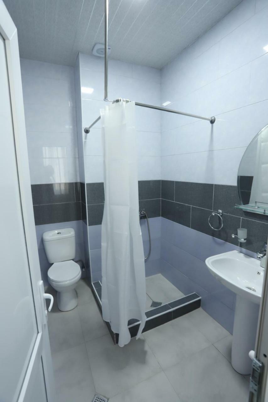 Hotel Hollywood Кутаїсі Екстер'єр фото